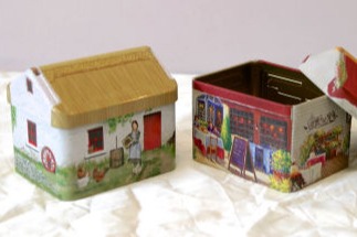 House shape gift box